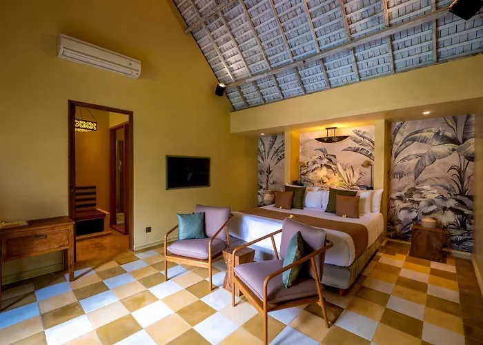 Space Bali Villa *