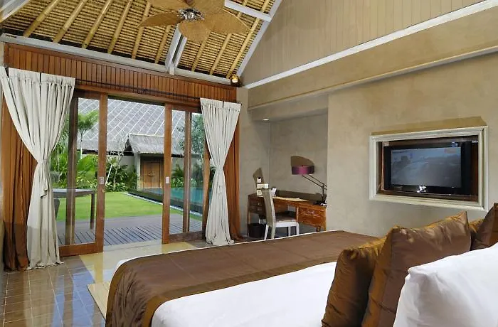 Space Bali Villa *